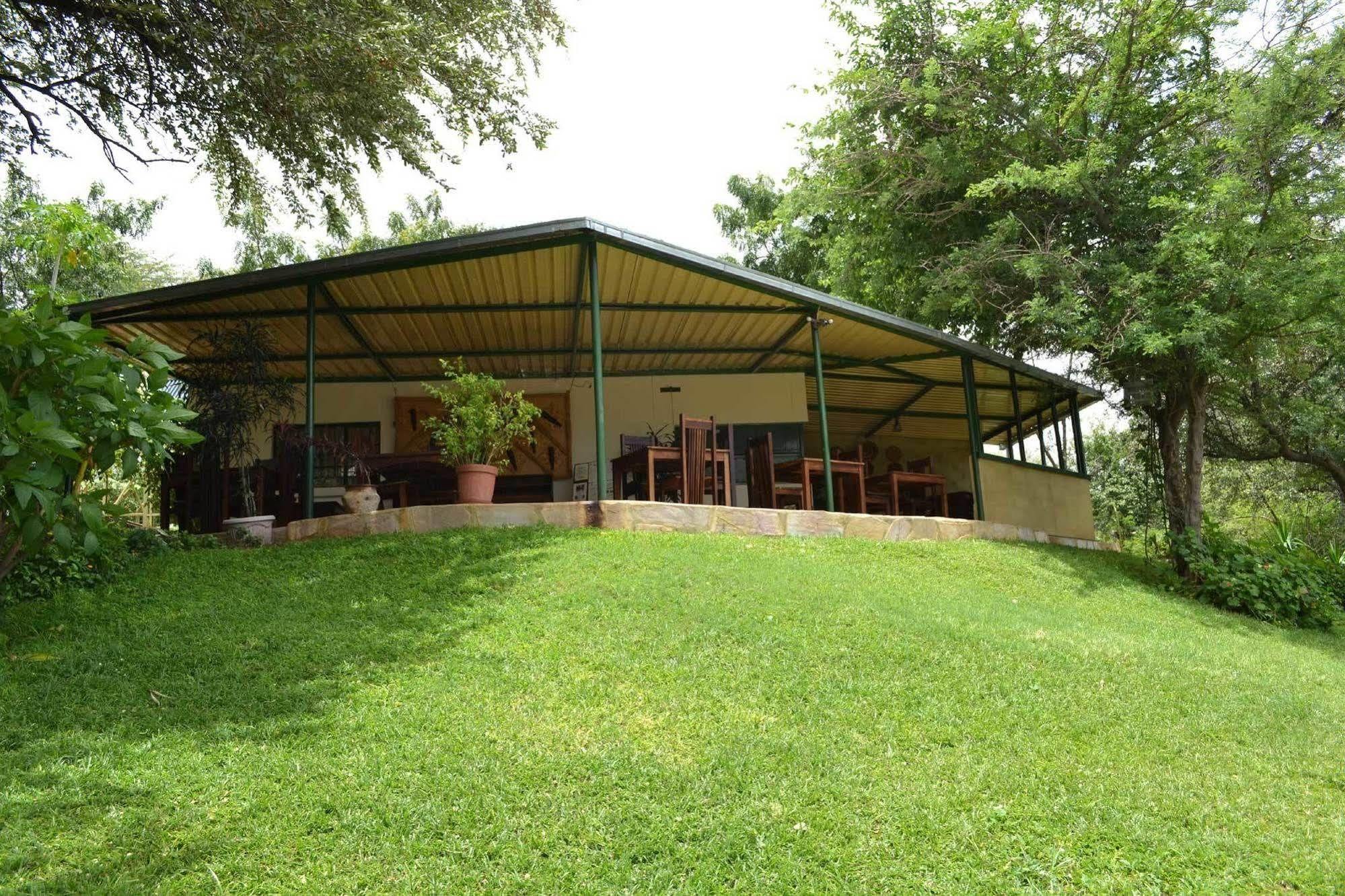 Tambuti Lodge Rundu Kültér fotó